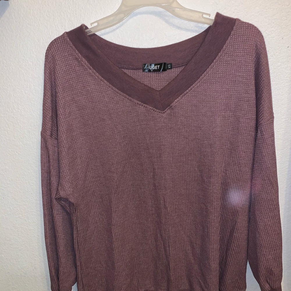 UGET- women’s long sleeve top
